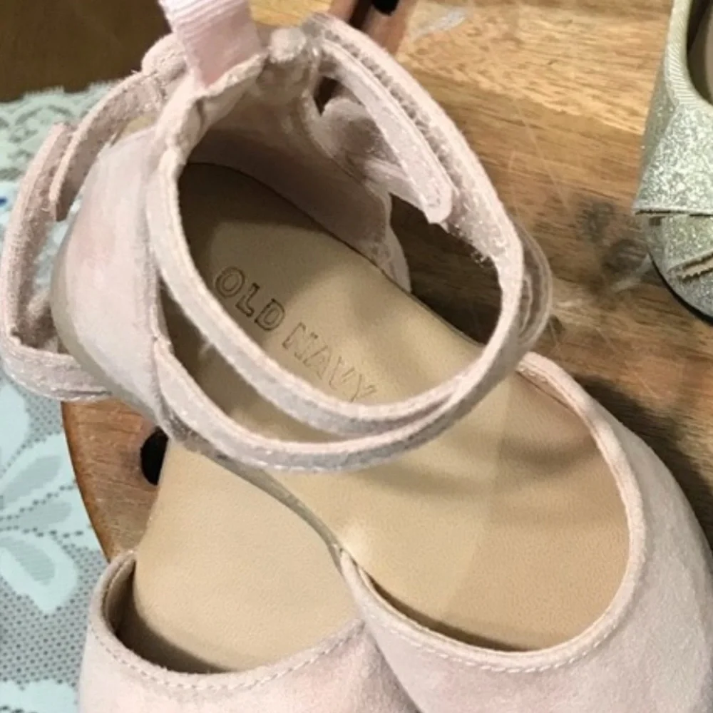 Shoes size 5 baby!